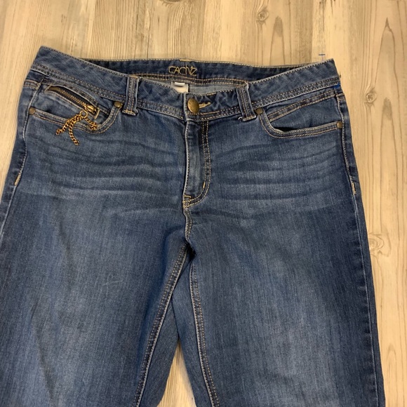 Cache Jeans - Picture 2 of 6